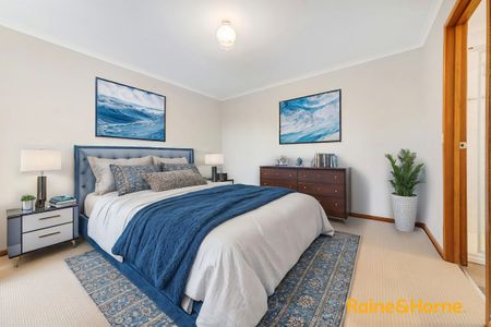 3 Bedroom House in Cranbourne West! - Photo 5