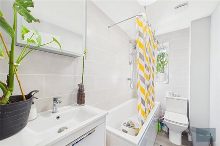 Spencer Close, Melksham, Wiltshire, SN12 - Photo 5