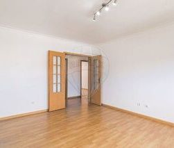 Rent Apartment 2 bedrooms Refurbished Marvila Lisboa - very quiet area - Photo 2