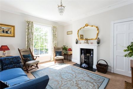 Quietly tucked away on the stunning street of Mount Parade, this beautiful Grade II listed, 4 bedroom terraced house has been comprehensively upgraded, but is in keeping with the traditional style of the original house that was built in 1827. - Photo 2