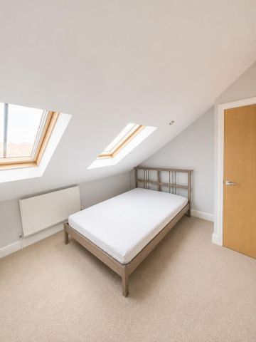 4 bedroom apartment to rent - Photo 2