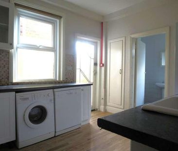 Bedroom Detached House In Ensbury, BH10 - Photo 1