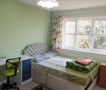 3 bedroom end of terrace house to rent - Photo 2