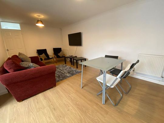 5 bedroom terraced house to rent - Photo 1