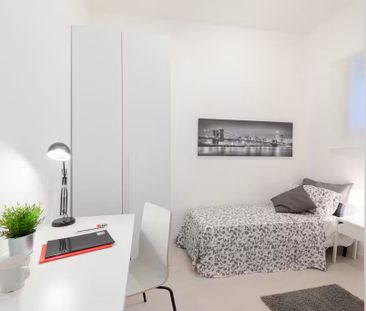 Via Trieste, Padova, Veneto 35121 - Photo 2