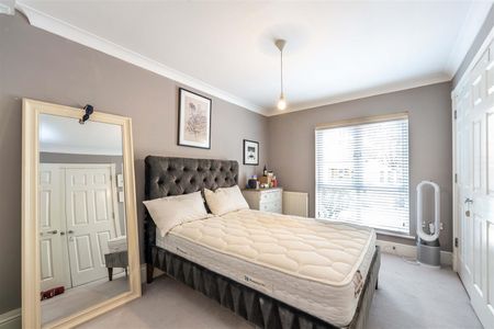 Flat To Let - Photo 2