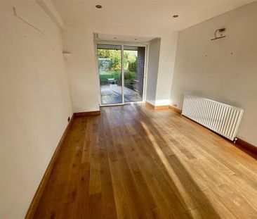 3 bedroom detached house to rent - Photo 3