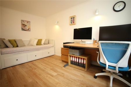 4 bedroom detached house to rent - Photo 4