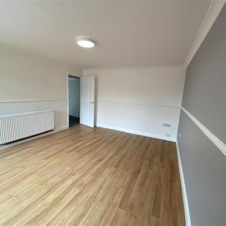 2 bedroom Flat To Let - Photo 1