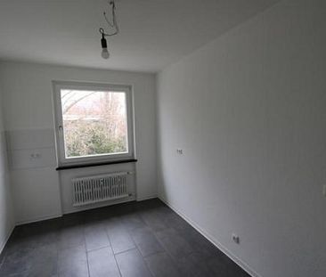 schöne 3-Zimmer-Wohnung für die Familie - nur mit Wohnberechtigungsschein (WBS) für 3 - 4 Personen (Wohnungen Duisburg) - Photo 4