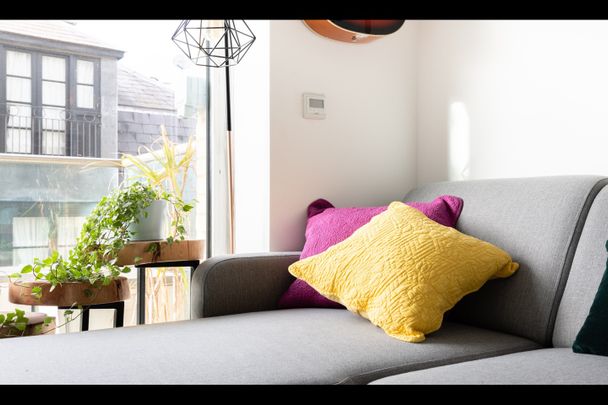 1 Bed Flat, Tower Bridge Road, SE1 - Photo 1