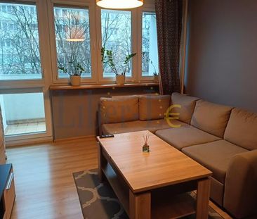 Warszawa, Praga-Południe, Saska Kępa, al. Stanów Zjednoczonych - Photo 1