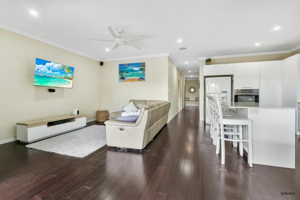 Five Bedroom + Study Fully Furnished Coastal Home � 6 Month Lease available - Photo 1