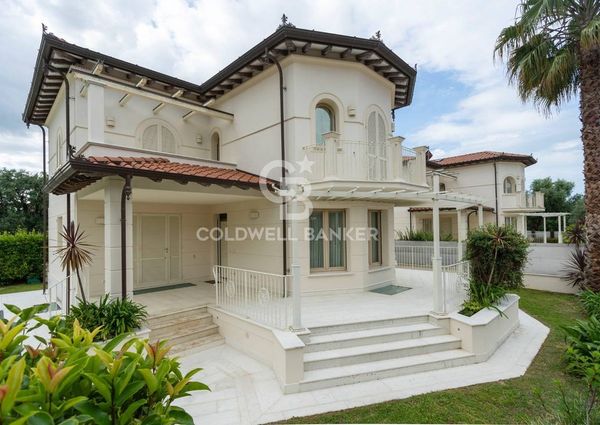 via san giuseppe, 285, Seravezza, Tuscany 55047