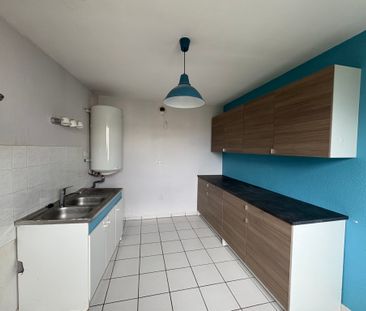 Location Appartement 3 pièces 70m² MONTROND LES BAINS 42210 - Photo 3