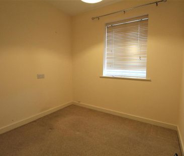 2 bedroom mews to rent - Photo 5