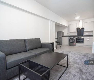 1 bedroom flat to rent - Photo 2