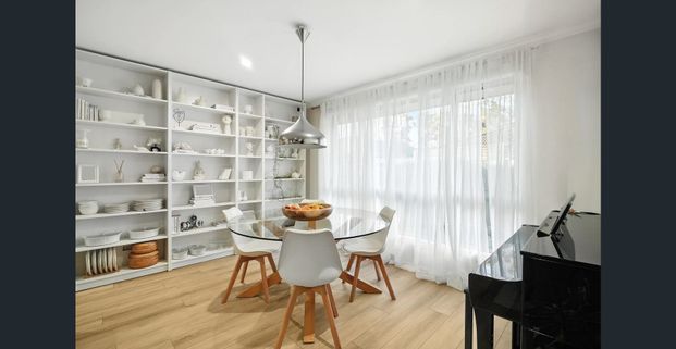 Beautifully Presented Home! - Photo 1