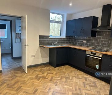 3 bedroom end of terrace house to rent - Photo 3