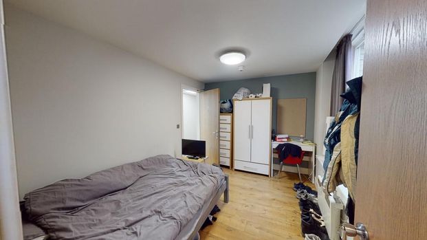 5 bedroom flat to rent - Photo 1