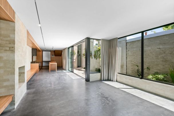 The Ultimate WOW factor! - Photo 1