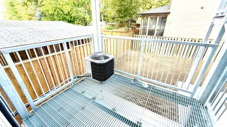 For Lease - 56B East Drive Unit# Unit 2, Toronto, Ontario - Photo 3