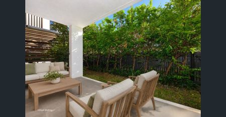 Contemporary ground-floor living with private courtyard - Photo 5