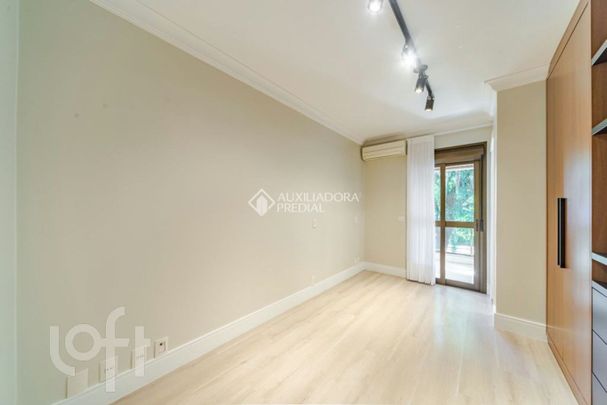 Apartamento com 3 quartos e 205m² para alugar em Cristal, Porto Alegre. - Photo 1