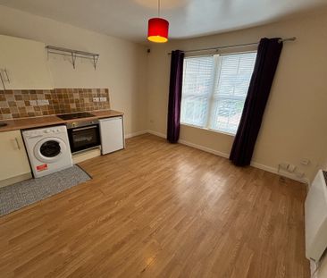 Swindon Road, Swindon, Stratton St. Margaret - Photo 2