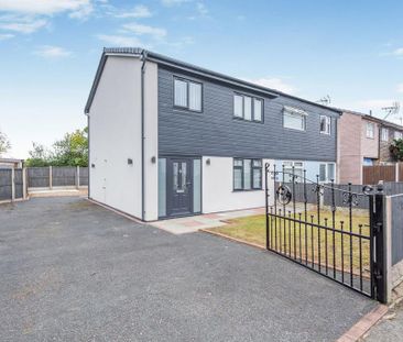 3 bedroom semi-detached house to rent - Photo 3