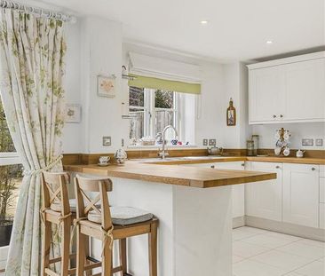 3 bedroom semi-detached house to rent - Photo 6