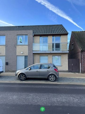 Energiezuinige woning met 3 slaapkamers, tuin en garage in het centrum van Koekelare - Photo 4