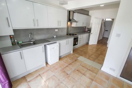 3 BED Terraced House To rent - Photo 5