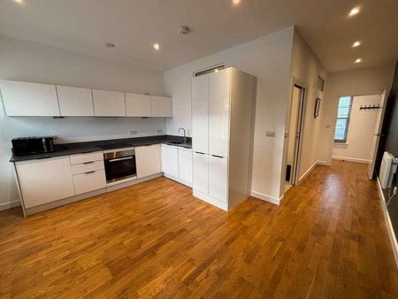 Clarence Street, Staines-upon-thames, Surrey, TW18 - Photo 4