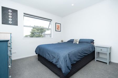 Located just minutes from Hamilton CBD, Hamilton Lake, and Waikato/Braemar Hospitals, this modern townhouse offers low-maintenance living in a highly convenient location. - Photo 4
