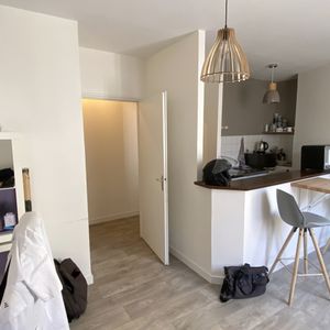 Location Appartement 2 pièces 33m² ANGERS 49100 - Photo 2