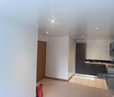 2 bedroom flat to rent - Photo 6