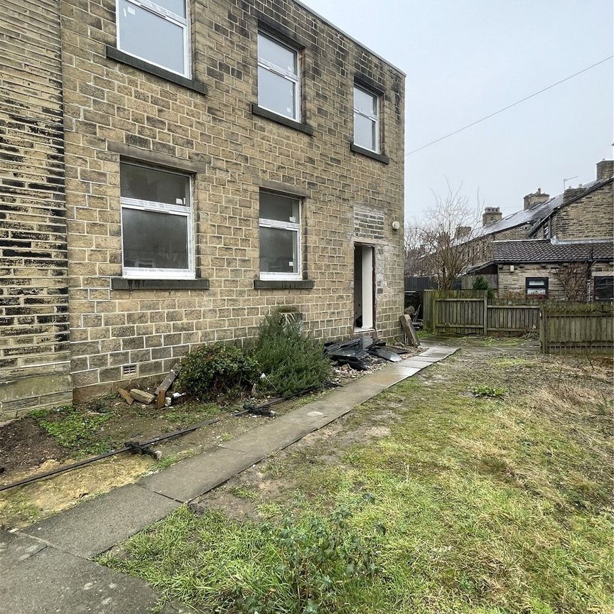 Abb Street, Marsh, Huddersfield, HD1 - Photo 1