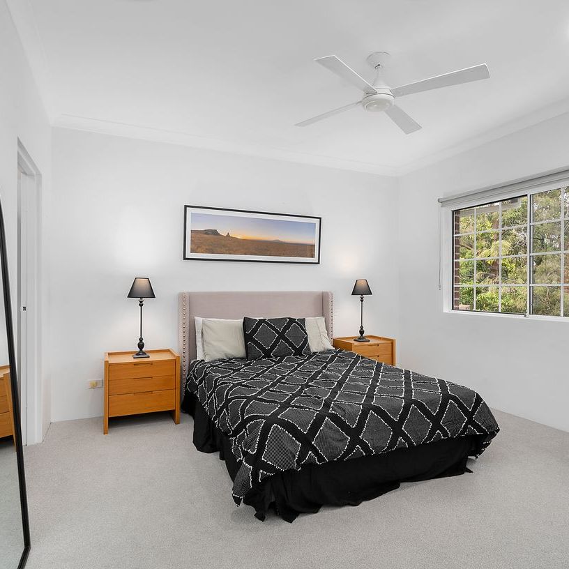 Spacious Three-Bedroom Retreat in a Boutique Lane Cove Block - Photo 1