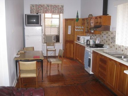 5-bedroom shared house / townhouse, Gilles Street - Photo 2