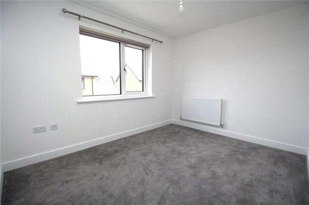 Edwards Grove, Bordon, Hampshire, GU35 - Photo 1