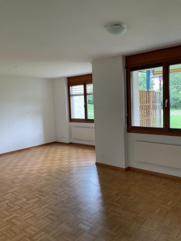 "Wohnung mit 2 Aussensitzplätze im Grünen in der nähe vom Bahnhof und E" - Foto 4