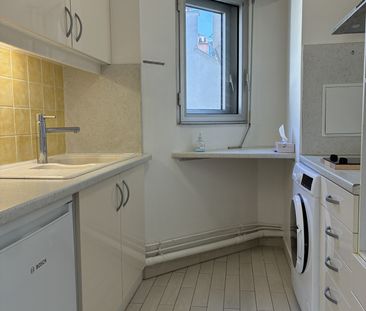 Location Appartement 2 pièces 52m² PARIS 15ème - Photo 3
