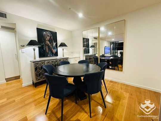 City & River Views - INNER CITY LIVING AT ITS BEST! - Photo 1