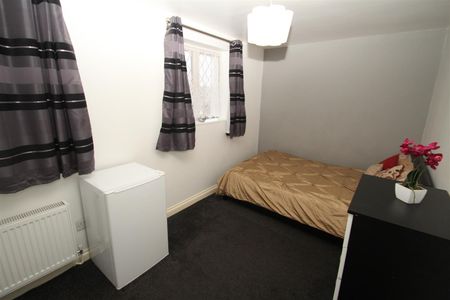 Room 4, 7 Boxted Road, HP1 2QH, Hemel Hempstead - Photo 3
