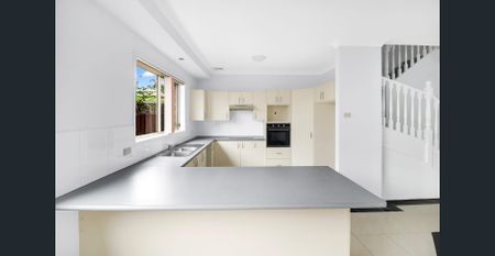 5 Bedrooms + study - Photo 4