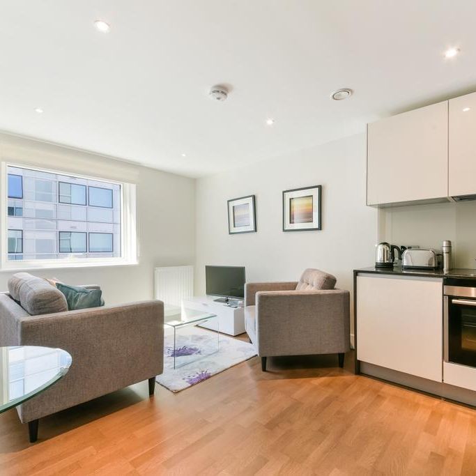 Studio to rent - Photo 1