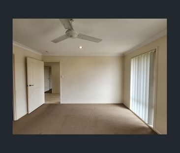 4 BEDROOM FAMILY HOME WITH OPEN KITCHEN LIVING DINING THAT OPENS ON... - Photo 5