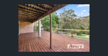 SPACIOUS MODERN RESIDENCE WITH DUAL DECKS & BUSH OUTLOOK - Photo 2