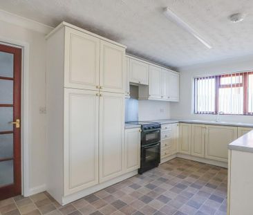 3 bedroom detached bungalow to rent - Photo 6